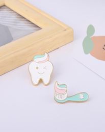 Europe Tooth Toothbrush Series Clothes Brooches Alloy Paint Geometric Cowboy Badge Pins Unisex Backpack Jewelry Anti Light Buckle 6154415