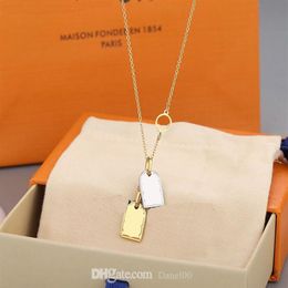 Whole Designer V Necklace Charm Bracelet Europe America Fashion Style Lady M61084 Titanium steel Engraved Letter Plated Gold N242N