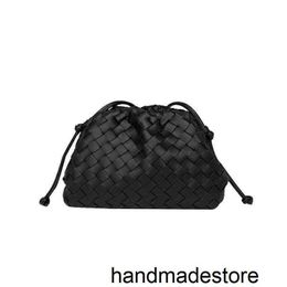 Venetaabottegaa Handbags Cloud Designer 2023jodie Made Weaving Soft Face Holding Diagonal Back Dress Popular Small Bag Single