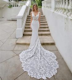 Sexy V-neck Mermaid Lace Wedding Dress Sleeveless Long Train Bridal Gown Robes Backless Satin Boho Beach Bride Dresses 2024 Summer