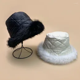 Berets Retro Leather Edge Solid Plush Bucket Hats Autumn And Winter Warm Fashion Korean Women Soft Versatile Check Irregular Brim