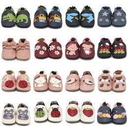 First Walkers Carozoo Rubber Soled Leather Shoes Children's Slippers Baby's Walking Antiskid 231213