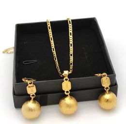 18 k Stamp Gold GF Circle Pendant Necklace and Earrings Party Gift Jewellery Set Figaro Chain Link 600 3mm7025963