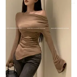 Women's T Shirts Off-shoulder Pleated Sexy Slim Long-sleeved T-shirt Women 2024 Spring High Street Solid Color All Match Irregular Tops