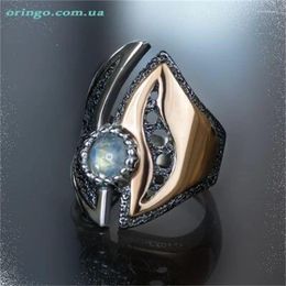 Cluster Rings Delicate Fashion Black Gold Colors For Men Trendy Metal Inlaid White Stone Wedding Engagement Jewelry