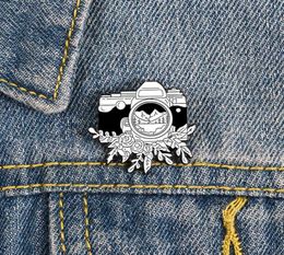 Outdoor Adventure Travel Camera Brooches Mountain Flower Cowboy Backpack Badge European Unisex Alloy Enamel Clothes Pins Jewellery A5827572