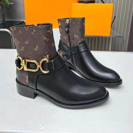Women Westside Flat Ankle Boot Bottom High Barrel Bootsy Brand Designer Luxury Printed Metal Buckle Knight Boots Anti Slides Sole Ladies Knee Boots 07
