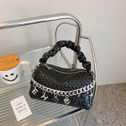 wholesale women shoulder bags street personalized diamond handbag classic Joker black thick woven bucket bag this year's popular leather backpack 647#