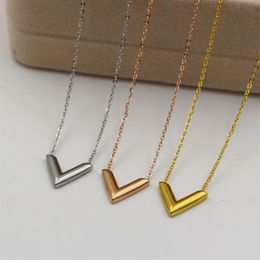 Titanium steel Korean version of the three-dimensional V letter necklace fashion for women's short collarbone necklace access260c