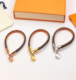 Luxury Love Pendant Charm Bracelets Designer Letters Belt Bracelet Rose Gold Bangles For Couple Jewelry Titanium Steel With Stamps3810216
