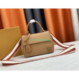 High quality cluny Designers Bags Shoulder Bags Exquisite crossbody bag Luxury brand Design Women's Fashion bag Leather Dating Commute durable women's shoulder tote