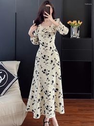 Casual Dresses 2023 White Floral Chic Ruffled Elegant Maxi Dress Women Fashion Bow Backless Sexy Club Autumn Winter Korean Bodycon