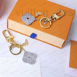 Keychains & Lanyards Designer Brand Luxury Diamond Keychain Fashion Classic Key Buckle Letter Design Handmade Gold Mens Womens Jewellery Bag Pendant FPD8