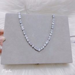 Halsband AAA Pendant Moments Women's Fit Charm Gemstone Necklace Oregelbundet diamanthalsband