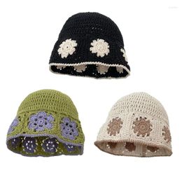 Berets Ethnic Style Crochet Hat Girl Beanie Teens Lovely Flower Street H7EF