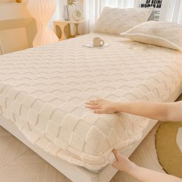 Bedspread 3D Jacquard Fitted Sheet Taffel Velvet Mattress Cover Winter Warm Thickened Single Double Solid Soft Plush Elastic Bed 231213