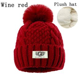 Fashion Designer Hats Men's and women's beanie fall/winter thermal knit hat ski brand bonnet High Quality plaid Skull Hat Luxury warm toque cap E-11