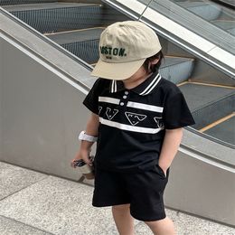 Детская высококачественная дизайнерская летняя футболка, состоящая из двух частей, праздничный наряд, футболка с короткими рукавами и шортами, размер 90-150 см, A14