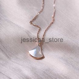 Pendant Necklaces YUN RUO 2021 316L Titanium steel Classic Shell Skirt Fan-shaped Necklace Woman 18 K Gold Plated Choker Korean Jewellery Wholesale J231213