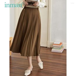 Skirts INMAN Women Skirt 2023 Autumn High Waist A-shaped Loose Pleated Design French Versatile Coffee Black Mid-length