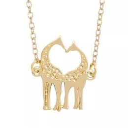 10PCS Cute Heart Loving Giraffes Necklace Simple lovely Twin Baby Deer Necklace Animal Jewellery for Couples276d