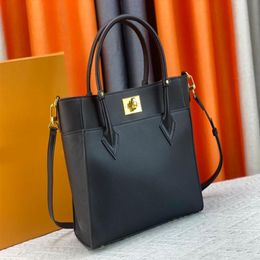 top quallity Designer luxury handbags purse On My Side bags elegant stitching fine grain calf shoulder strap handbag Large capacit2709