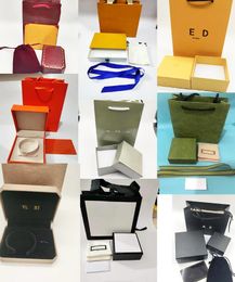 Classic Brand Designer Jewelry Box Set High Quality Cardboard Ring Necklace Bracelet Box Flannel and Handbag Packaging Designer Jewelry Box Fashion Accessories