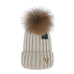 Fashion beanie Cap mens designer bucket hats New Fashion Women Ladies Warm Winter Beanie Large Faux Fur Bobble Hat Outdoor V06