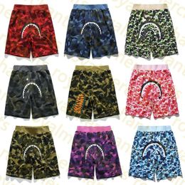 Designer Shorts Womens Shark Trend Camouflage Pattern Fiess Training Sports Loose Breathable Mens Summer Outdoor Beach Short Pants -1