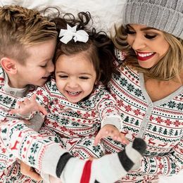 Familie Passende Outfits Weihnachten Pyjamas Set Mutter Tochter Vater Sohn Kleidung Look Outfit Baby Strampler Nachtwäsche 231213