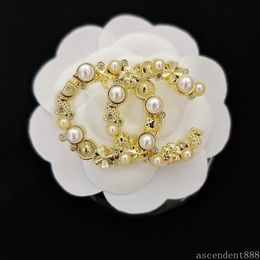 Women Men Designer Brand Letter Brooches Gold Plated Inlay Crystal Rhinestone Jewellery Brooch Charm Pearl Pin Party Gift