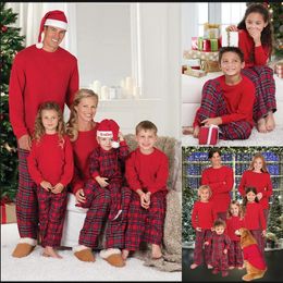 Aile Eşleşen Kıyafetler Noel Aile Eşleştirme Pijama Kıyafetleri Noel Kırmızı Ev Giyim Partisi Baba Anne ve Ben Placeswear Kadın Erkek Çocuk Nightwear 231213