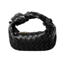 Authentic Fashionable Chain Woven Bag Fashion Bags Designer Cow Jodies Bags Dumpling Venetas Botte Venetas Horn Twolayer Cowhide Handbag Small De