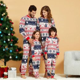 Family Matching Outfits Christmas Onesi Sleepwear Jumpsuit Reindeer Snowflake Geometric Festival Family Matching Onsie Pyjamas Casual Nightwear 231213