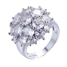 Wedding Rings Victorian Vintage Style Round Stones Accent Flower Cluster Halo Index Finger Rings for Women Party 231214