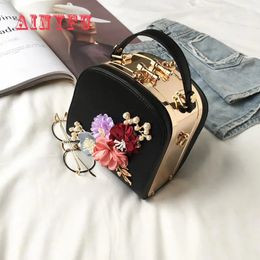 Evening Bags Metal Clip Small Square Bag Fashion Dinner Flower Shoulder Diagonal Handbag 822 231214