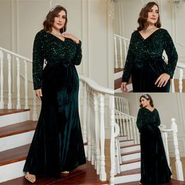 Charming Velvet Mother Of The Bride Dresses Sequined Long Sleeves Wedding Guest Dress With Sash V Neckline Floor Length Evening Gowns