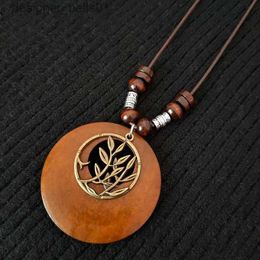 Pendant Necklaces Retro Long Sweater Chain Rope Necklace for Women Round Wood Rose Flower Leaf Elephant Bird Pendant Party Jewellery Gift CollarL231215