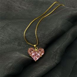 2022 New Pink Diamond Love Zircon Necklace Women's Simple Fashion Design Trend Temperament Jewellery Clavicle Chain1874