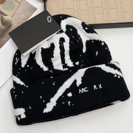 Beanies Designer Beanie Luxury Animal Pattern Fashion Letter Design Winter Outdoor Warm Hat Suitable For Men Women