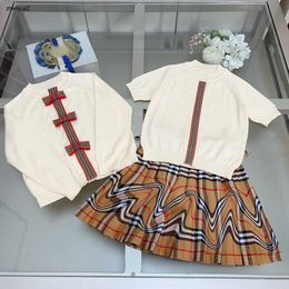 Luxury Baby tracksuits designer girls dresses sets Size 100-150 CM 3pcs Knitted short sleeved and cardigan and Checkered skirt Dec05