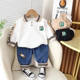 Clothing Sets Boys flip collar T-shirt printed top casual denim jeans spring and autumn cotton wearing two suits every day 231215