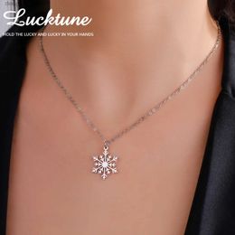 Pendant Necklaces Lucktune Christmas Snowflake Santa Pendant Necklace Stainless Steel Elk Snowman Chain Necklace Women New Christmas Jewelry GiftL231215