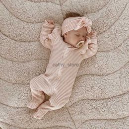 Rompers 0-9M Newborn Baby Girl Clothes Ruffle Baby Sleeper Zipper Footie Knit Romper Playsuit Jumpsuit with Headband Outfit 2 PieceL231114