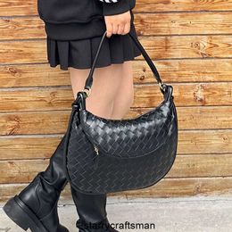 Botte Venetas Shoulder Bag Women's Leather Bags Gemelli New Fashion and Trendy Gemini Handwoven Leather Underarm Handheld Wrist Straight Women's Bag HBOX