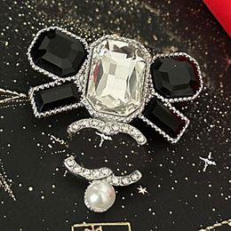 Women Men Designer Brooch Pins Brand Letter Brooches Silver Plated Copper Crystal Pearl Jewelry Broochs Pin Marry Party Cloth Accessorie Voguish Christmas Gift