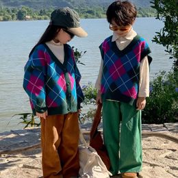Waistcoat Autumn Winter siblings colorful Diamond check sweater Knitted V-neck loose cardigans Boys girls casual waistcoats 231215