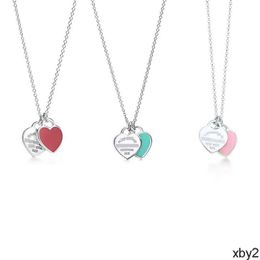 Pendant Necklaces Simple T Home s925 Sterling Silver Heart Brand Double Heart Brand Drip Glue Enamel Necklace Love Pendant T Home Sweater Chain DESIGNERS