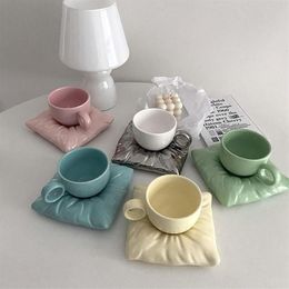 Mugs Nordic Ceramic Mug Creative Afternoon Tea Cup Macaron Pillow Bag Coffee Ice Cream Milk Cups With Handle Desktop Decor2160