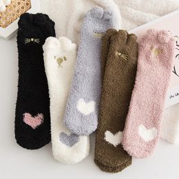 Socks Hosiery 5 Pairs Comfortable Soft Coral Fleece Women Socks Love Cat Paw Print Mid-tube Warm Cartoon Thickening Sleeping Socks 231215